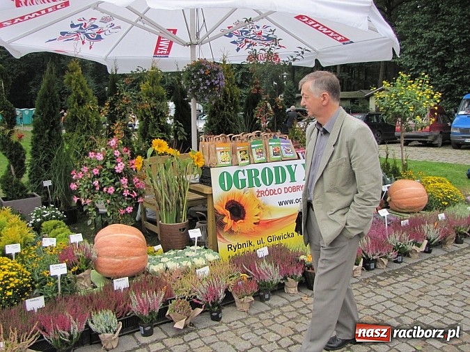 Zdjęcie w galerii na portalu naszraciborz.pl: Tłumy piwoszy na Oktoberfest w Szymocicach wiadomości z regionu