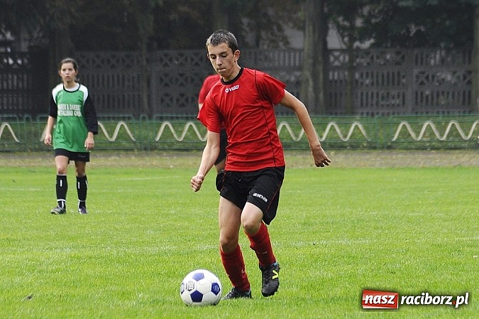 Zdjęcie w galerii na portalu naszraciborz.pl: Wicher niestraszny trampkarzom Naprzodu wiadomości z regionu