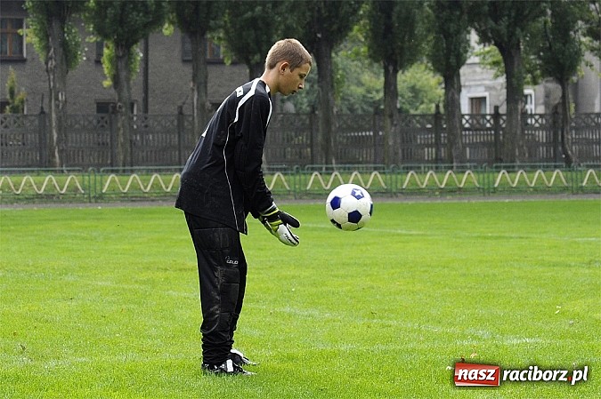 Zdjęcie w galerii na portalu naszraciborz.pl: Wicher niestraszny trampkarzom Naprzodu wiadomości z regionu