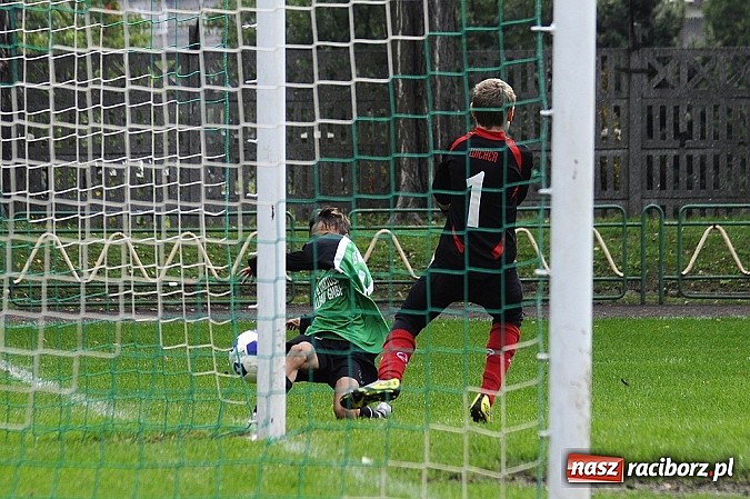 Zdjęcie w galerii na portalu naszraciborz.pl: Wicher niestraszny trampkarzom Naprzodu wiadomości z regionu