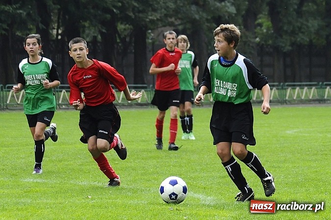 Zdjęcie w galerii na portalu naszraciborz.pl: Wicher niestraszny trampkarzom Naprzodu wiadomości z regionu