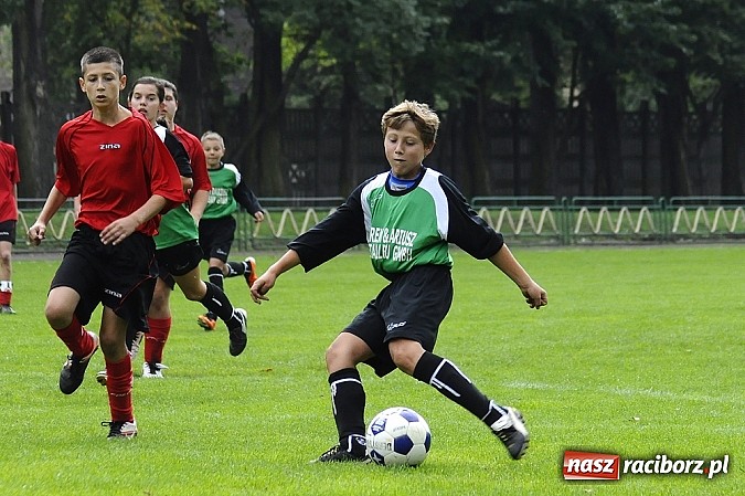 Zdjęcie w galerii na portalu naszraciborz.pl: Wicher niestraszny trampkarzom Naprzodu wiadomości z regionu