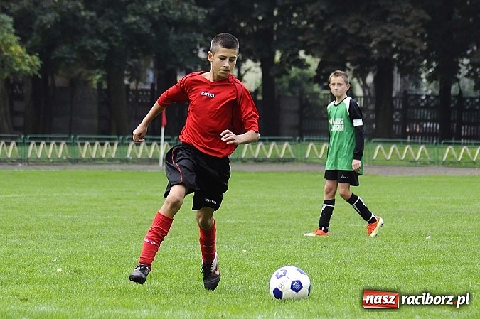 Zdjęcie w galerii na portalu naszraciborz.pl: Wicher niestraszny trampkarzom Naprzodu wiadomości z regionu