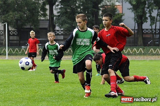 Zdjęcie w galerii na portalu naszraciborz.pl: Wicher niestraszny trampkarzom Naprzodu wiadomości z regionu