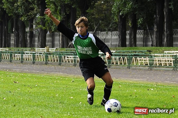 Zdjęcie w galerii na portalu naszraciborz.pl: Wicher niestraszny trampkarzom Naprzodu wiadomości z regionu
