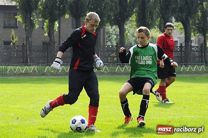 Zdjęcie w galerii na portalu naszraciborz.pl: Wicher niestraszny trampkarzom Naprzodu wiadomości z regionu