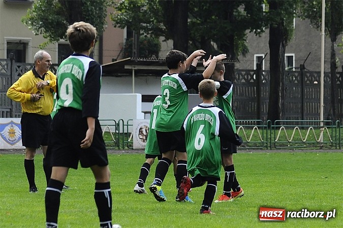 Zdjęcie w galerii na portalu naszraciborz.pl: Wicher niestraszny trampkarzom Naprzodu wiadomości z regionu