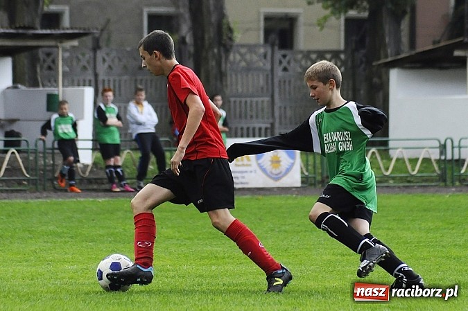 Zdjęcie w galerii na portalu naszraciborz.pl: Wicher niestraszny trampkarzom Naprzodu wiadomości z regionu