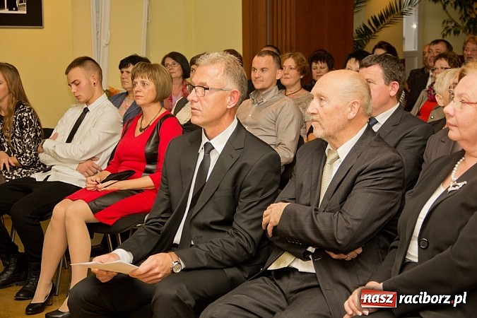 Zdjęcie w galerii na portalu naszraciborz.pl: Animatorzy i twórcy kultury nagrodzeni podczas dorocznej gali w RCK-u wiadomości z regionu