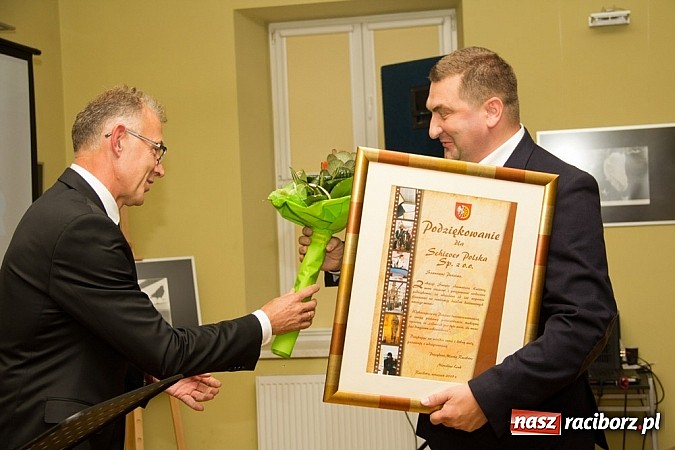 Zdjęcie w galerii na portalu naszraciborz.pl: Animatorzy i twórcy kultury nagrodzeni podczas dorocznej gali w RCK-u wiadomości z regionu