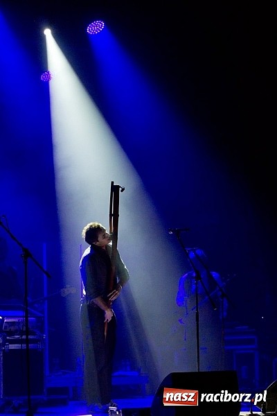 Zdjęcie w galerii na portalu naszraciborz.pl: Zakopower na finał lata przy pełnej sali RCK wiadomości z regionu