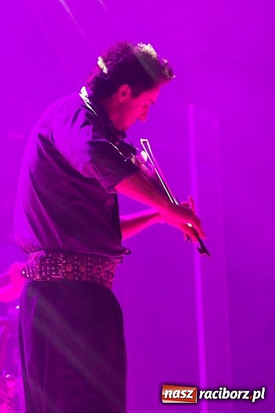 Zdjęcie w galerii na portalu naszraciborz.pl: Zakopower na finał lata przy pełnej sali RCK wiadomości z regionu