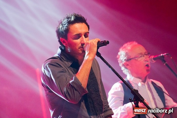 Zdjęcie w galerii na portalu naszraciborz.pl: Zakopower na finał lata przy pełnej sali RCK wiadomości z regionu