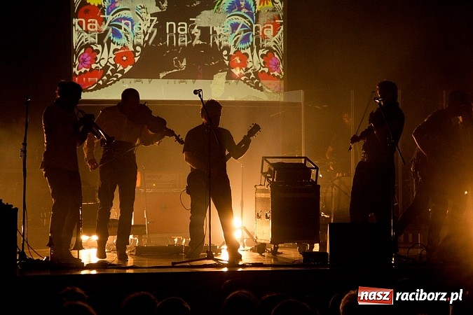 Zdjęcie w galerii na portalu naszraciborz.pl: Zakopower na finał lata przy pełnej sali RCK wiadomości z regionu