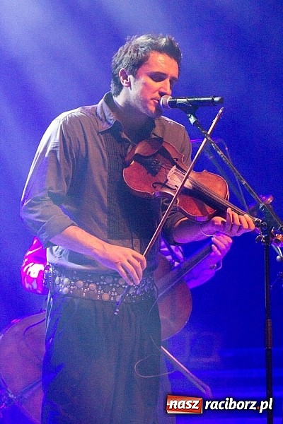 Zdjęcie w galerii na portalu naszraciborz.pl: Zakopower na finał lata przy pełnej sali RCK wiadomości z regionu