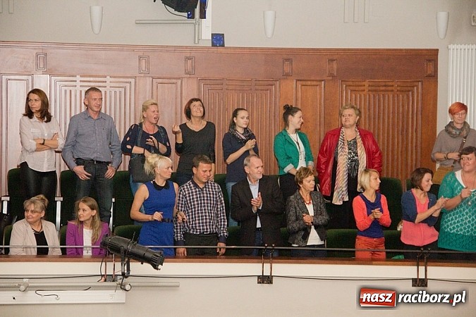 Zdjęcie w galerii na portalu naszraciborz.pl: Zakopower na finał lata przy pełnej sali RCK wiadomości z regionu