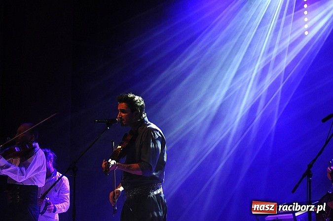 Zdjęcie w galerii na portalu naszraciborz.pl: Zakopower na finał lata przy pełnej sali RCK wiadomości z regionu