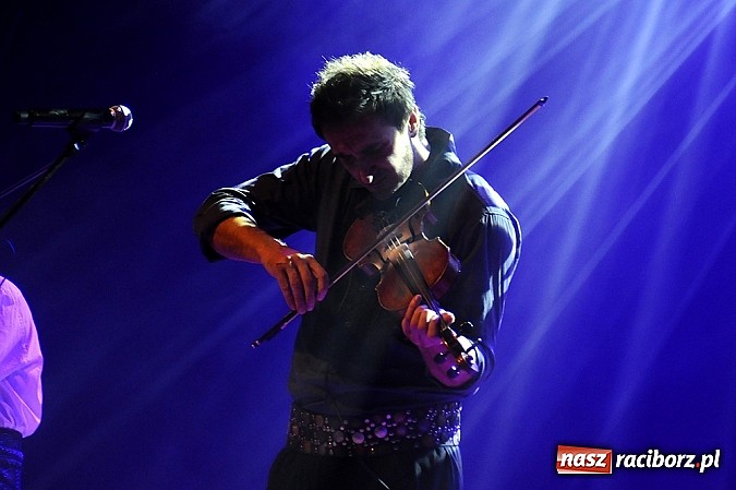 Zdjęcie w galerii na portalu naszraciborz.pl: Zakopower na finał lata przy pełnej sali RCK wiadomości z regionu