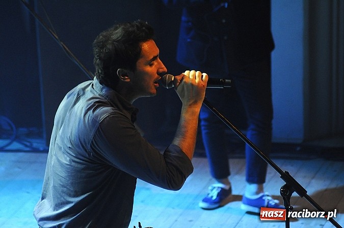 Zdjęcie w galerii na portalu naszraciborz.pl: Zakopower na finał lata przy pełnej sali RCK wiadomości z regionu