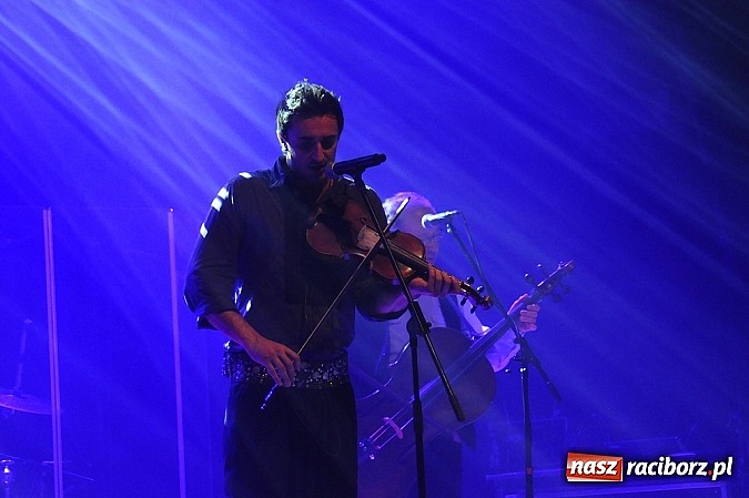 Zdjęcie w galerii na portalu naszraciborz.pl: Zakopower na finał lata przy pełnej sali RCK wiadomości z regionu