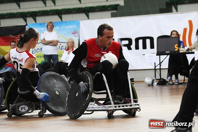 Zdjęcie w galerii na portalu naszraciborz.pl: Rugbyści na wózkach walczą w Rafako Arena wiadomości z regionu