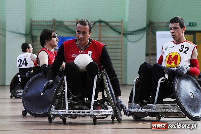 Zdjęcie w galerii na portalu naszraciborz.pl: Rugbyści na wózkach walczą w Rafako Arena wiadomości z regionu