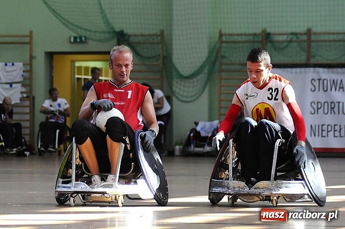 Zdjęcie w galerii na portalu naszraciborz.pl: Rugbyści na wózkach walczą w Rafako Arena wiadomości z regionu