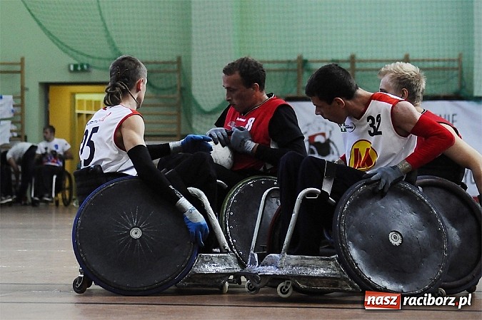 Zdjęcie w galerii na portalu naszraciborz.pl: Rugbyści na wózkach walczą w Rafako Arena wiadomości z regionu