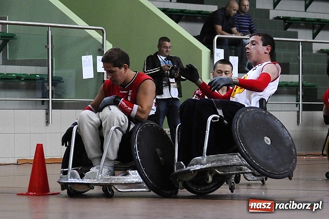 Zdjęcie w galerii na portalu naszraciborz.pl: Rugbyści na wózkach walczą w Rafako Arena wiadomości z regionu