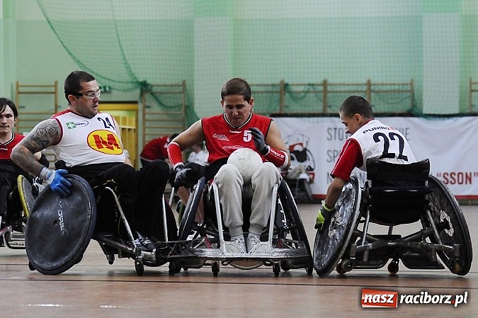 Zdjęcie w galerii na portalu naszraciborz.pl: Rugbyści na wózkach walczą w Rafako Arena wiadomości z regionu