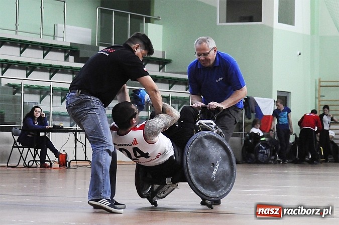 Zdjęcie w galerii na portalu naszraciborz.pl: Rugbyści na wózkach walczą w Rafako Arena wiadomości z regionu