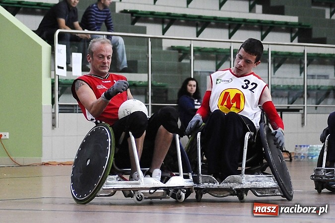 Zdjęcie w galerii na portalu naszraciborz.pl: Rugbyści na wózkach walczą w Rafako Arena wiadomości z regionu