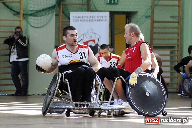 Zdjęcie w galerii na portalu naszraciborz.pl: Rugbyści na wózkach walczą w Rafako Arena wiadomości z regionu