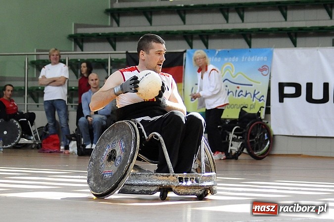Zdjęcie w galerii na portalu naszraciborz.pl: Rugbyści na wózkach walczą w Rafako Arena wiadomości z regionu
