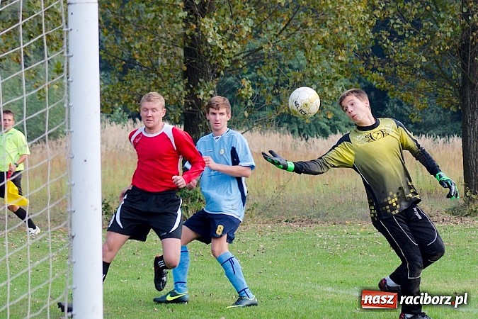 Zdjęcie w galerii na portalu naszraciborz.pl: Brzezie uratowało punkt w Siedliskach wiadomości z regionu