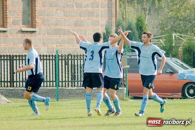 Zdjęcie w galerii na portalu naszraciborz.pl: Brzezie uratowało punkt w Siedliskach wiadomości z regionu