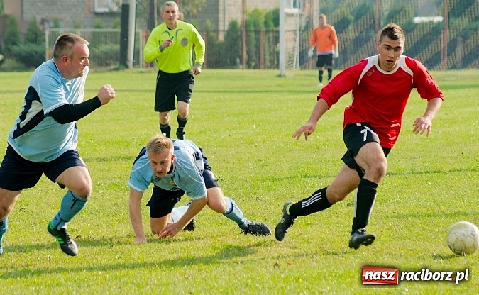 Zdjęcie w galerii na portalu naszraciborz.pl: Brzezie uratowało punkt w Siedliskach wiadomości z regionu