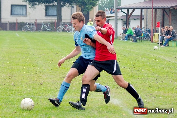 Zdjęcie w galerii na portalu naszraciborz.pl: Brzezie uratowało punkt w Siedliskach wiadomości z regionu