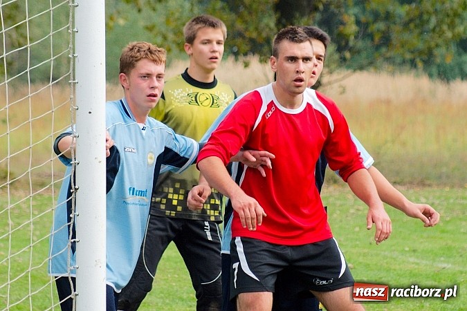 Zdjęcie w galerii na portalu naszraciborz.pl: Brzezie uratowało punkt w Siedliskach wiadomości z regionu