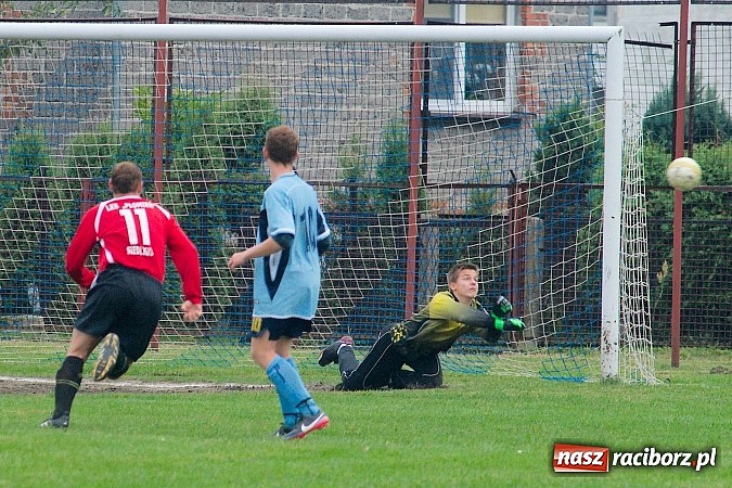 Zdjęcie w galerii na portalu naszraciborz.pl: Brzezie uratowało punkt w Siedliskach wiadomości z regionu