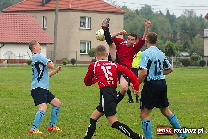 Zdjęcie w galerii na portalu naszraciborz.pl: Brzezie uratowało punkt w Siedliskach wiadomości z regionu