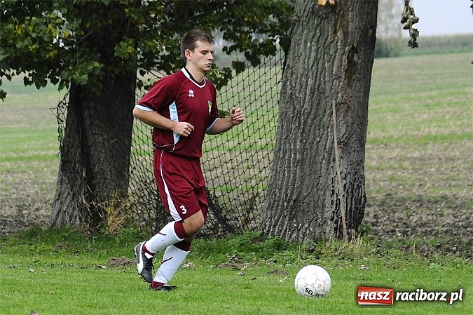Zdjęcie w galerii na portalu naszraciborz.pl: Zwycięstwo Pietraszyna. Pierwsze od 28 kolejek wiadomości z regionu
