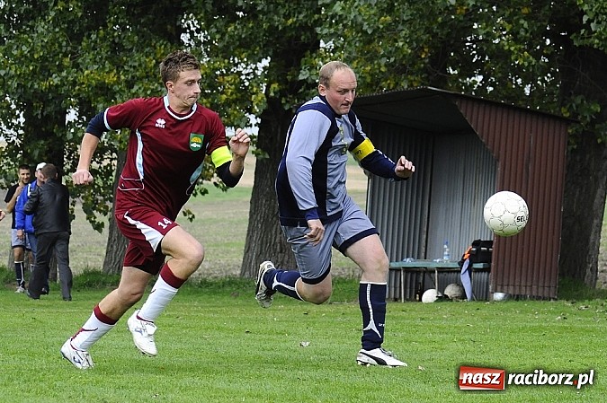 Zdjęcie w galerii na portalu naszraciborz.pl: Zwycięstwo Pietraszyna. Pierwsze od 28 kolejek wiadomości z regionu