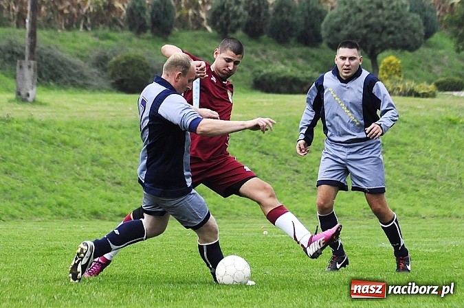 Zdjęcie w galerii na portalu naszraciborz.pl: Zwycięstwo Pietraszyna. Pierwsze od 28 kolejek wiadomości z regionu