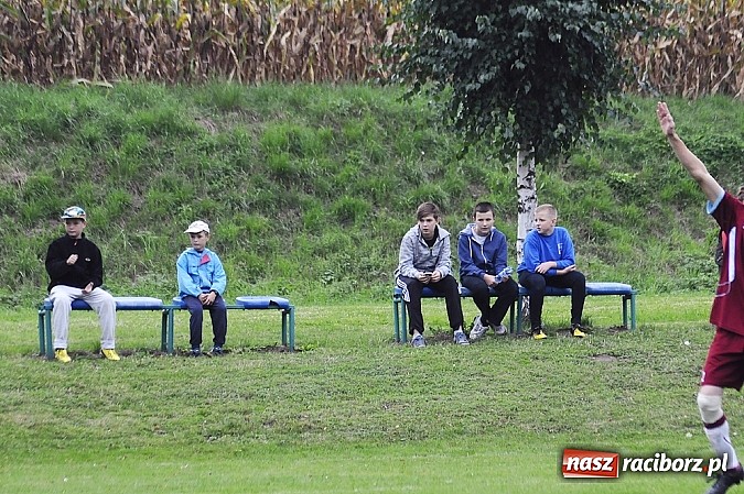 Zdjęcie w galerii na portalu naszraciborz.pl: Zwycięstwo Pietraszyna. Pierwsze od 28 kolejek wiadomości z regionu