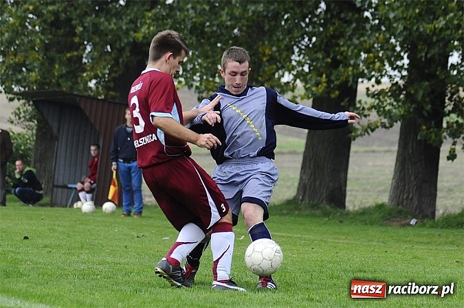 Zdjęcie w galerii na portalu naszraciborz.pl: Zwycięstwo Pietraszyna. Pierwsze od 28 kolejek wiadomości z regionu