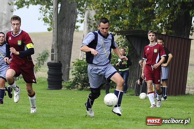 Zdjęcie w galerii na portalu naszraciborz.pl: Zwycięstwo Pietraszyna. Pierwsze od 28 kolejek wiadomości z regionu