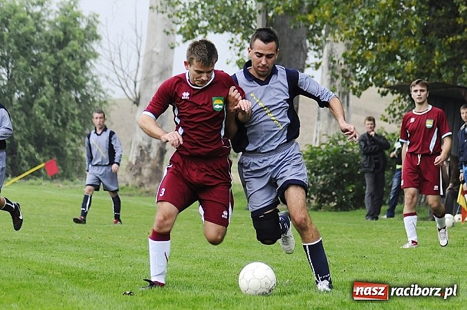 Zdjęcie w galerii na portalu naszraciborz.pl: Zwycięstwo Pietraszyna. Pierwsze od 28 kolejek wiadomości z regionu