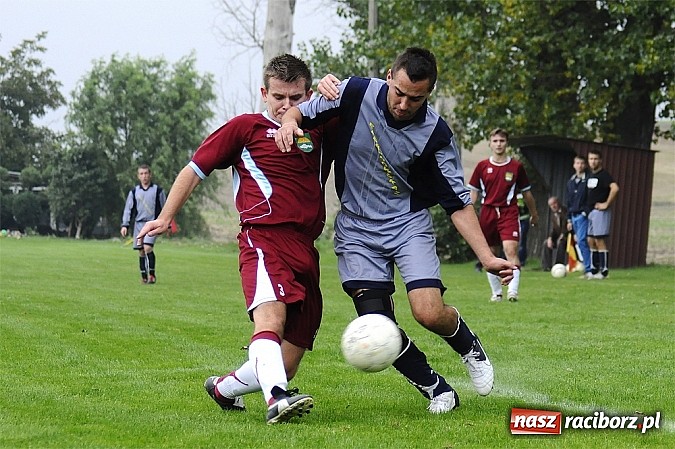 Zdjęcie w galerii na portalu naszraciborz.pl: Zwycięstwo Pietraszyna. Pierwsze od 28 kolejek wiadomości z regionu