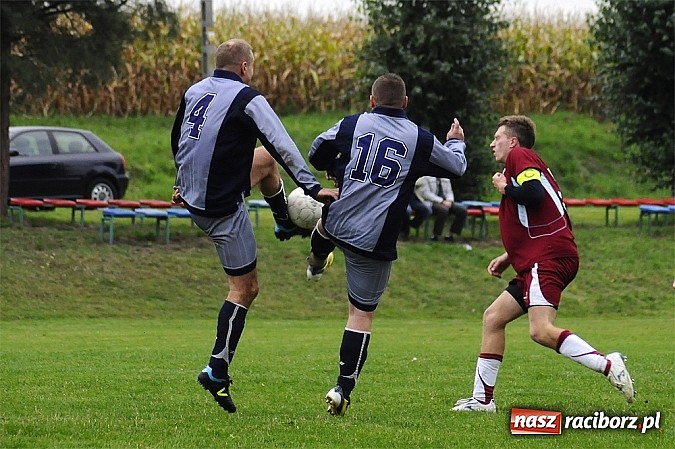 Zdjęcie w galerii na portalu naszraciborz.pl: Zwycięstwo Pietraszyna. Pierwsze od 28 kolejek wiadomości z regionu